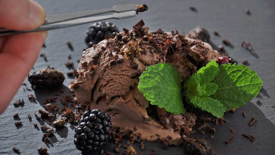 Kardamom-schwarz-Eis