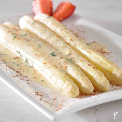 Spargel kochen Gewuerze wie Muskatnuss