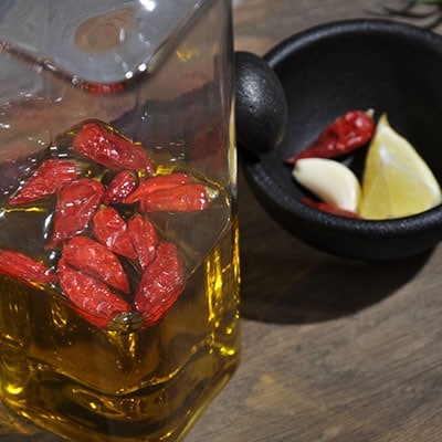 Rezeptidee Chiliöl zu wuerzen mit Chilischote Piri Piri von roots-natural