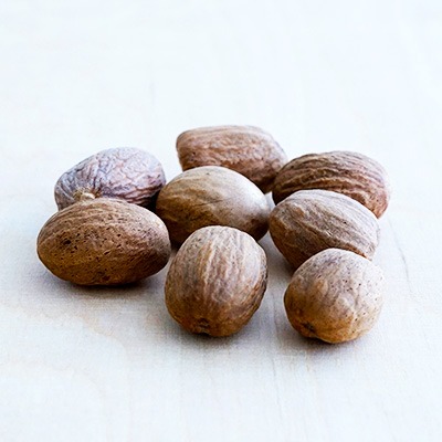 Würzen mit Muskatnuss direkt aus Sansibar Wuerzen mit Muskatnuss natuerlich und nachhaltig von roots-natural