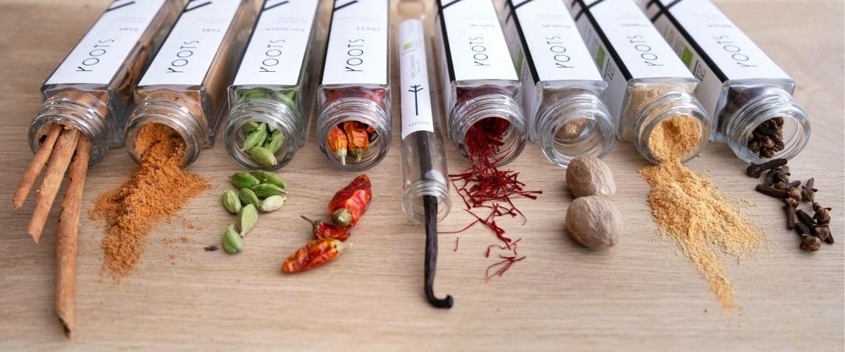 Wintergewürze von roots. für Genuss und Gesundheit Nachhaltige Wintergewürze von roots. für Genuss und Gesundheit