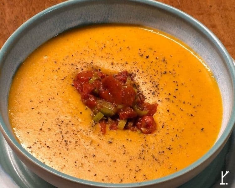 Kuerbissuppe mit Kurkuma