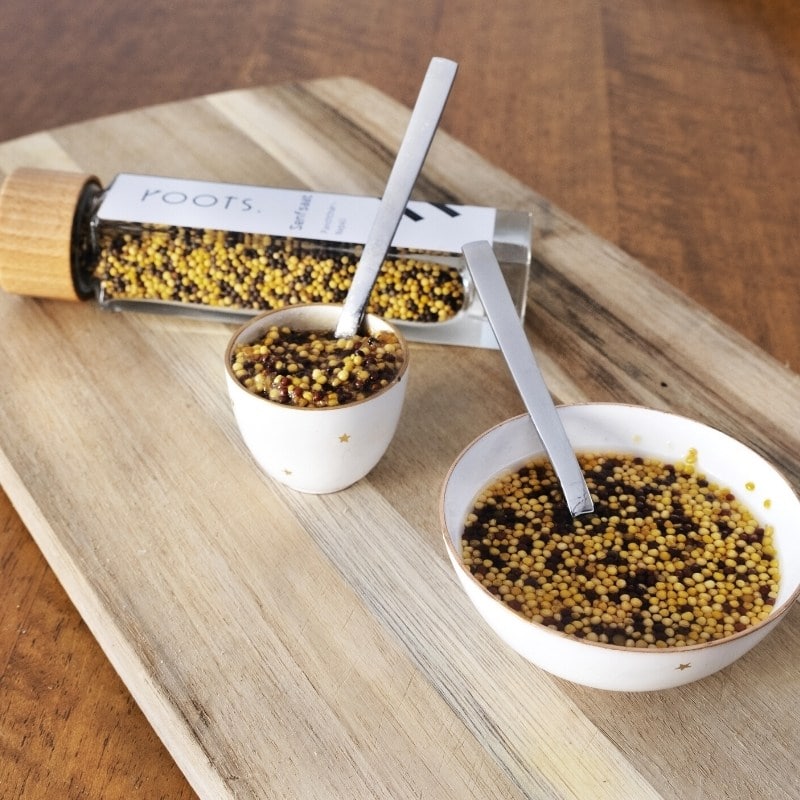 Senf Kaviar selbstgemacht mit schwarzer und gelber Senfsaat von roots.